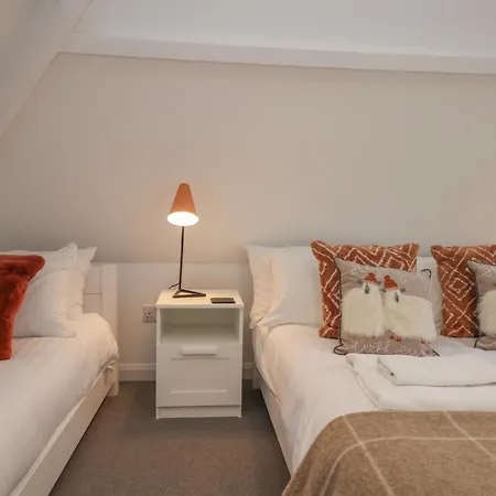 Moorhurst * Grange-over-Sands