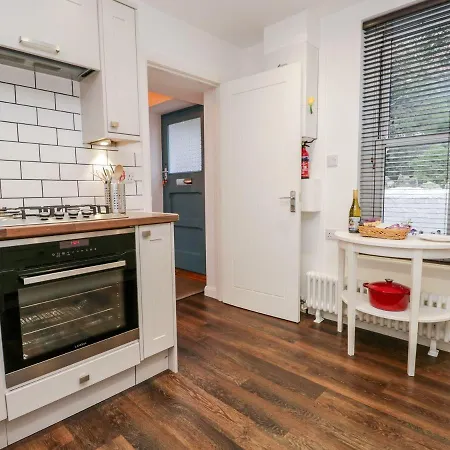 Moorhurst * グレンジ・オーバー・サンズ