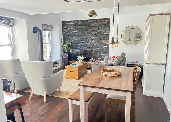 Moorhurst * Grange-over-Sands